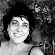 Soy maestra de Primaria, Inglés y PT desde hace 13 años, en colegios y de manera particular